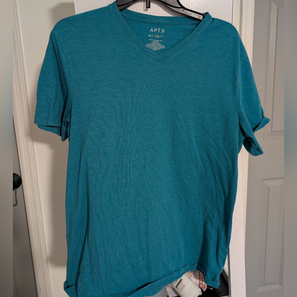 ✨2 For $8✨ Short Sleeve Teal V-Neck Tee